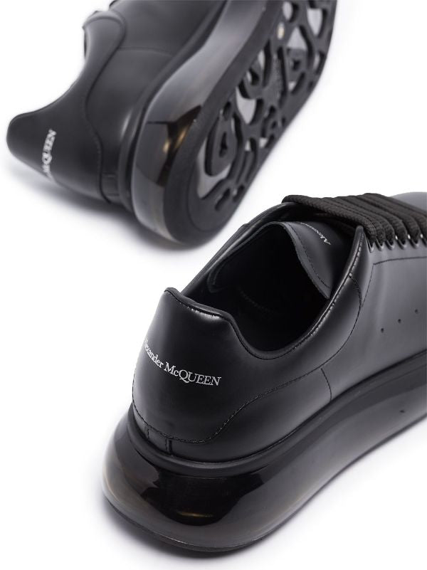 Alexander McQueen
Oversized sneakers