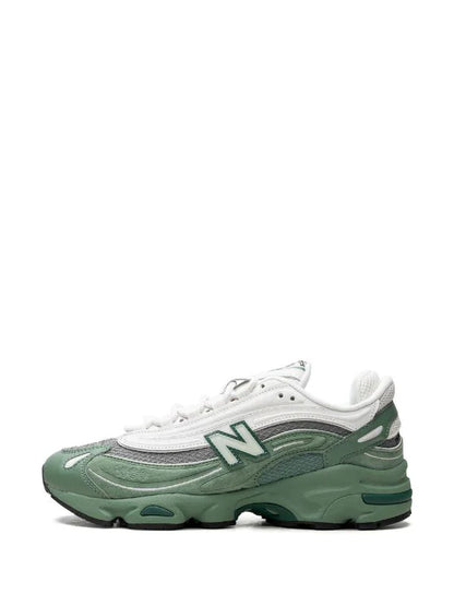 New Balance
1000 &quot;Green&quot; sneakers