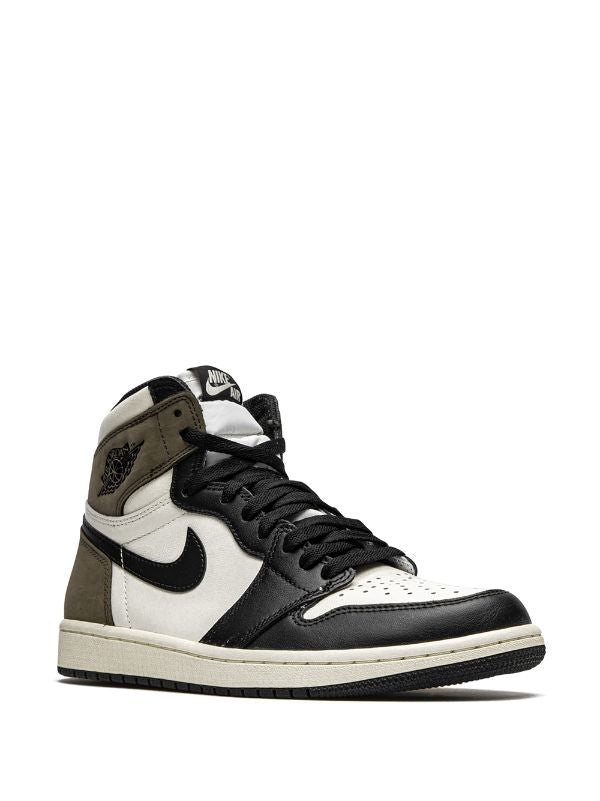 Jordan
Air Jordan 1 Retro High OG &quot;Dark Mocha&quot; sneakers