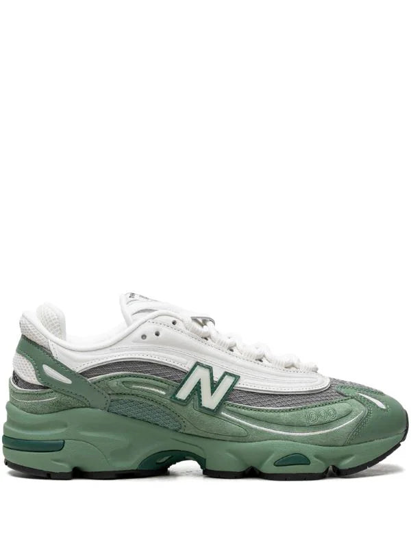 New Balance
1000 &quot;Green&quot; sneakers