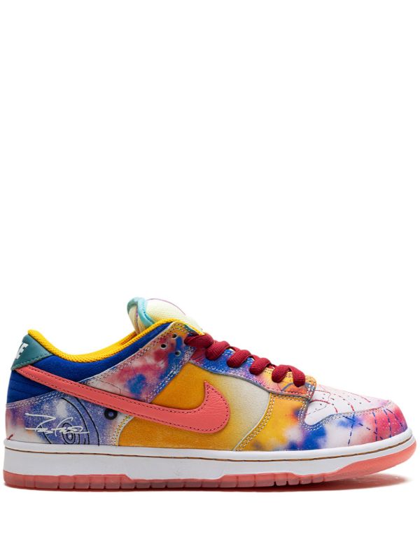 Nike
Dunk Low SB &quot;Friends &amp; Family - Futura Laboratories - Sunblush&quot; sneakers