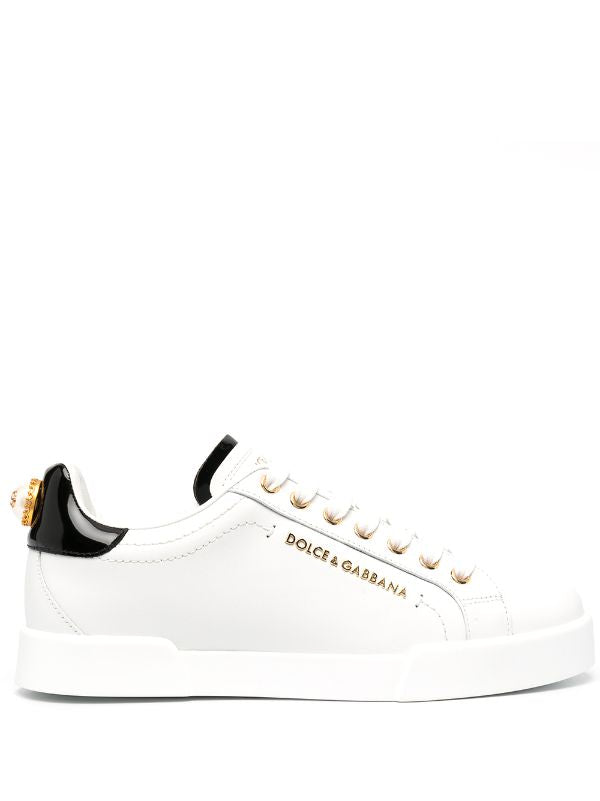 Dolce &amp; Gabbana
logo-embellished low-top sneakers