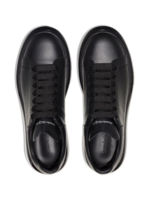 Alexander McQueen
Oversized sneakers