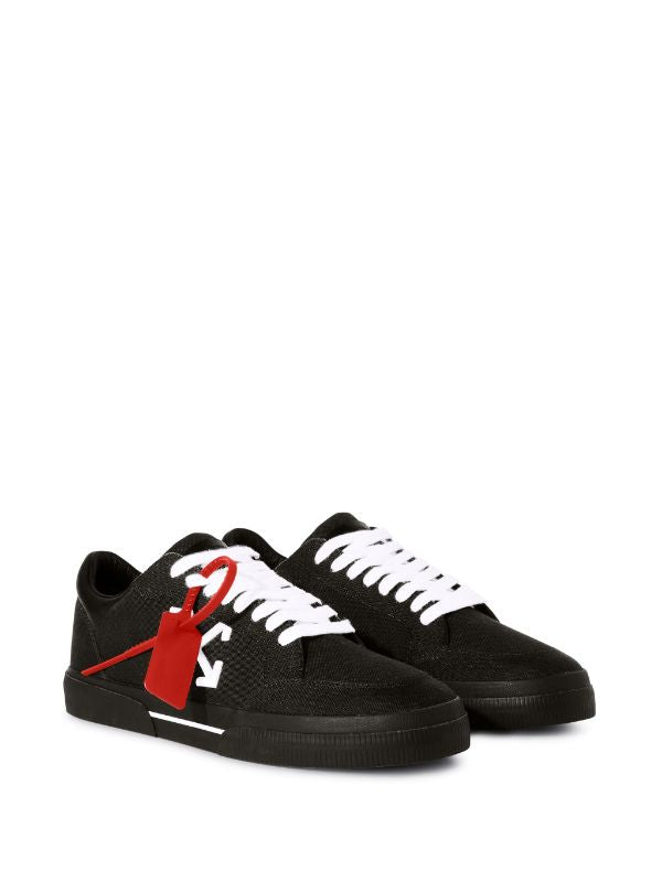 Off-White
New Low Vulcanized sneakers