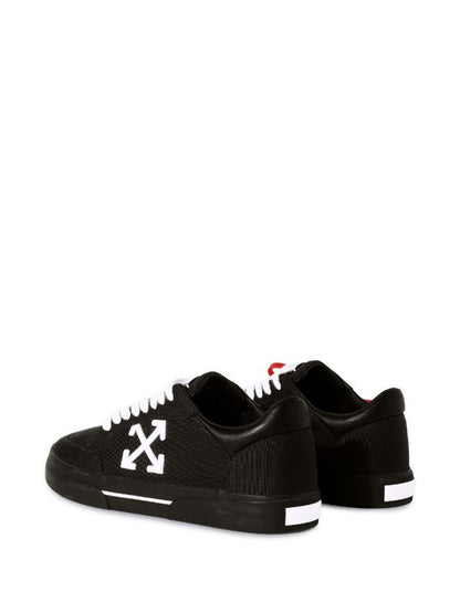 Off-White
New Low Vulcanized sneakers